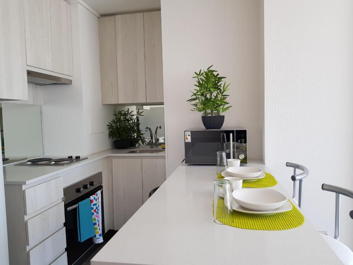 Radal 1 - Apartamento- Metro Ecuador, Parking por pagar Apartamento *