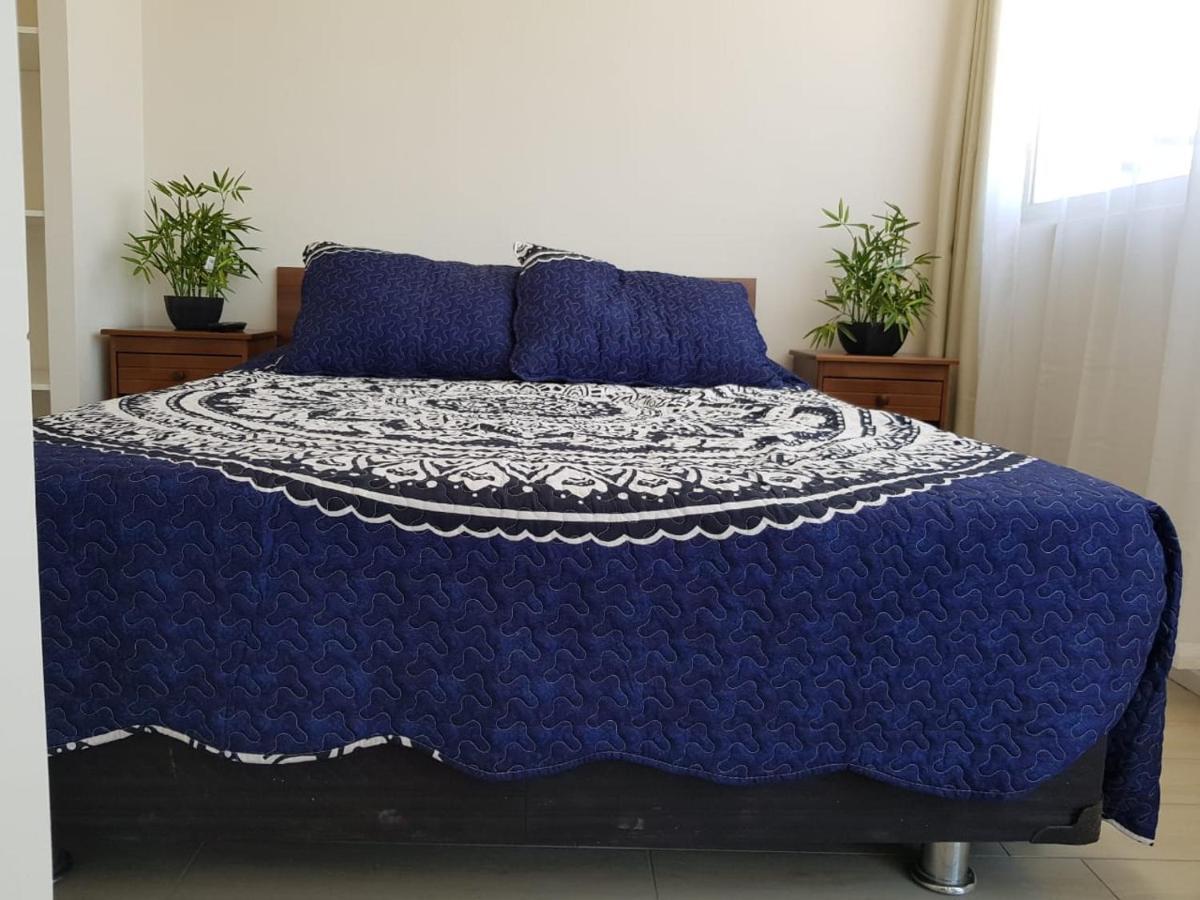 Radal 1 - Apartamento- Metro Ecuador, Parking por pagar